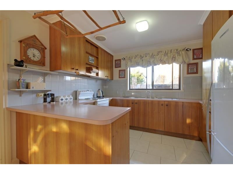 2 Rhodes Court, Glengarry VIC 3854