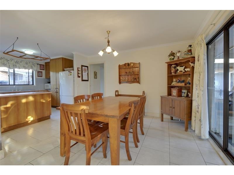 2 Rhodes Court, Glengarry VIC 3854