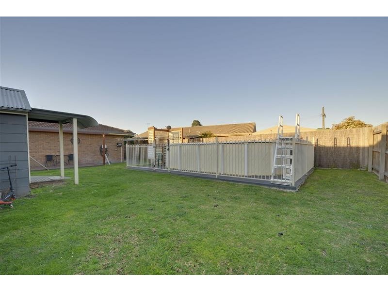 2 Rhodes Court, Glengarry VIC 3854