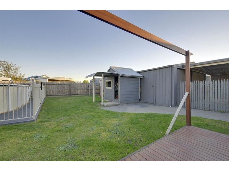 2 Rhodes Court, Glengarry VIC 3854