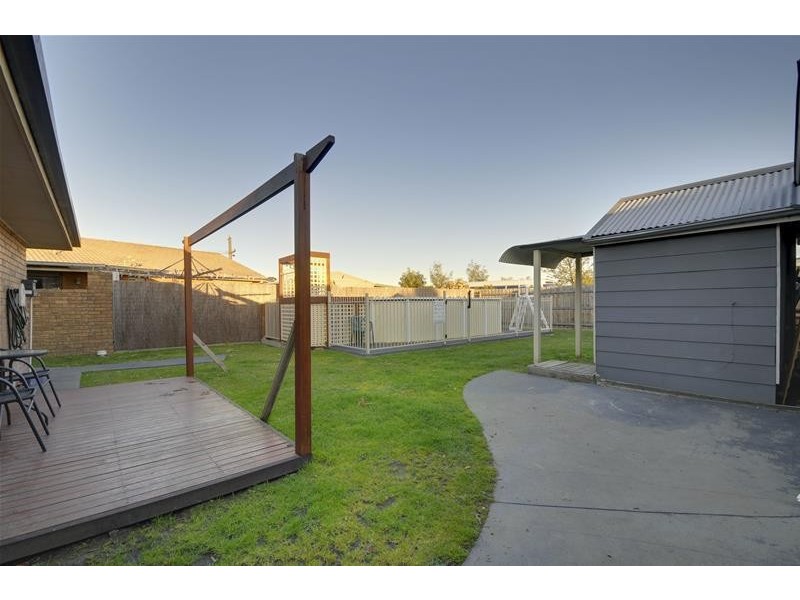 2 Rhodes Court, Glengarry VIC 3854
