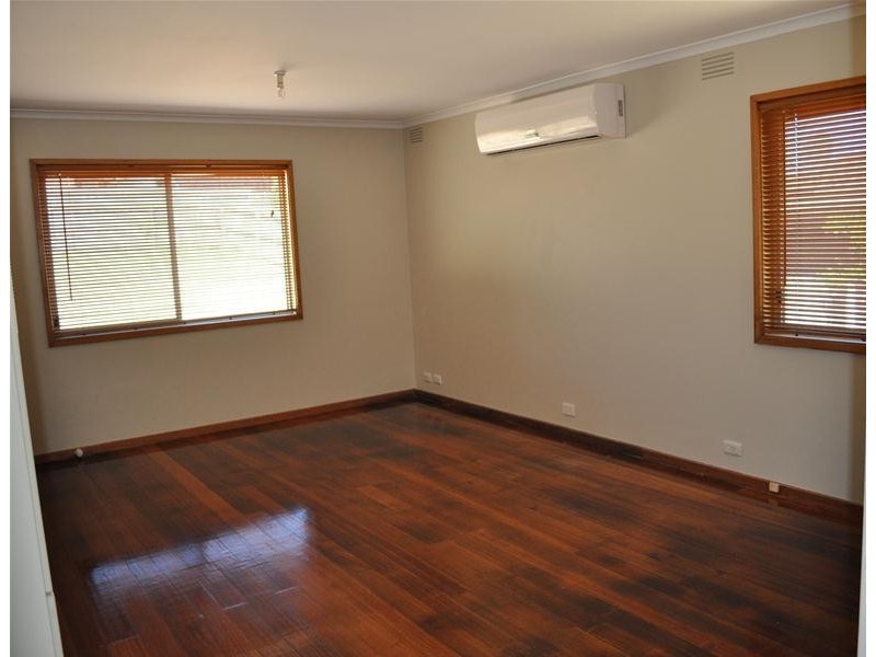 27 Banksia Crescent, Churchill VIC 3842