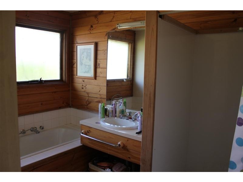 60 Traralgon Maffra Road, Glengarry VIC 3854