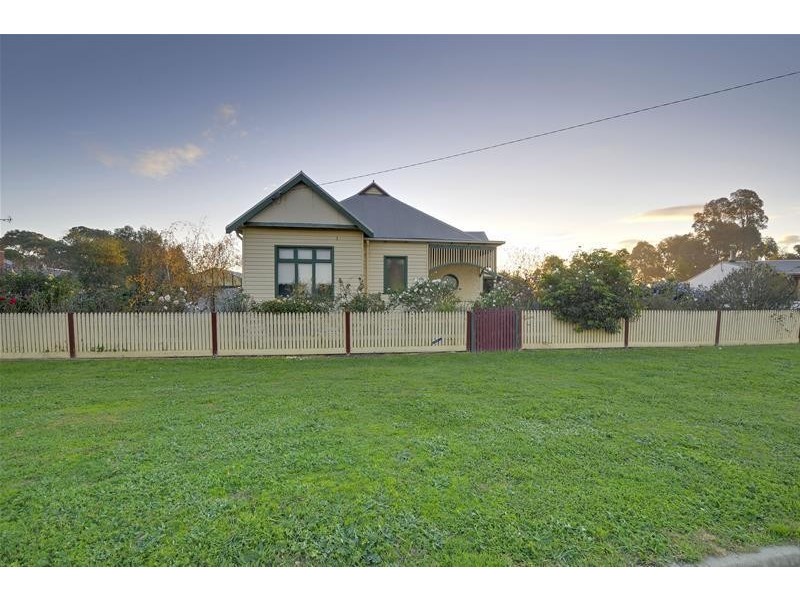 15 Railway Street, Cowwarr VIC 3857