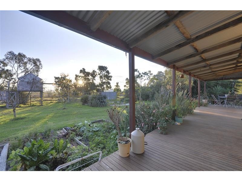 15 Railway Street, Cowwarr VIC 3857