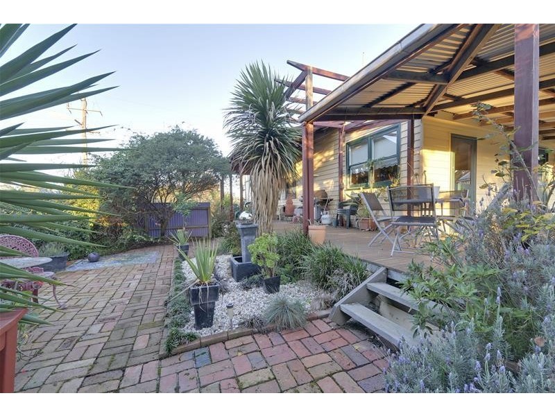 15 Railway Street, Cowwarr VIC 3857