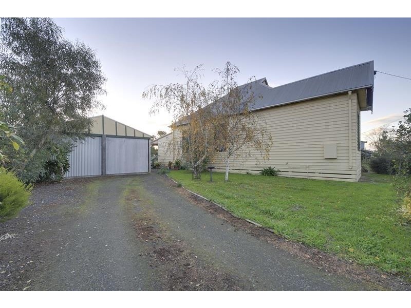 15 Railway Street, Cowwarr VIC 3857