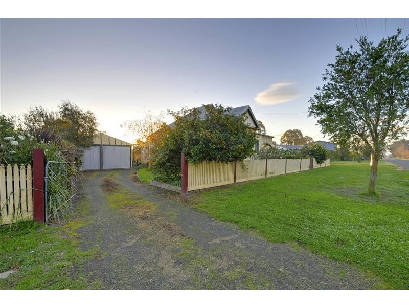 15 Railway Street, Cowwarr VIC 3857