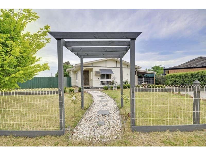 37 Mackay Street, Rosedale VIC 3847