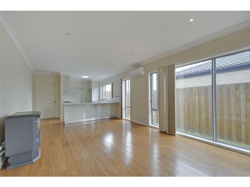 24 Roscommon Drive, Traralgon VIC 3844