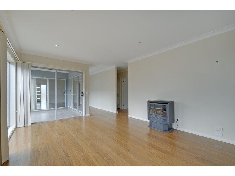 24 Roscommon Drive, Traralgon VIC 3844