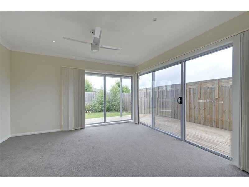 24 Roscommon Drive, Traralgon VIC 3844