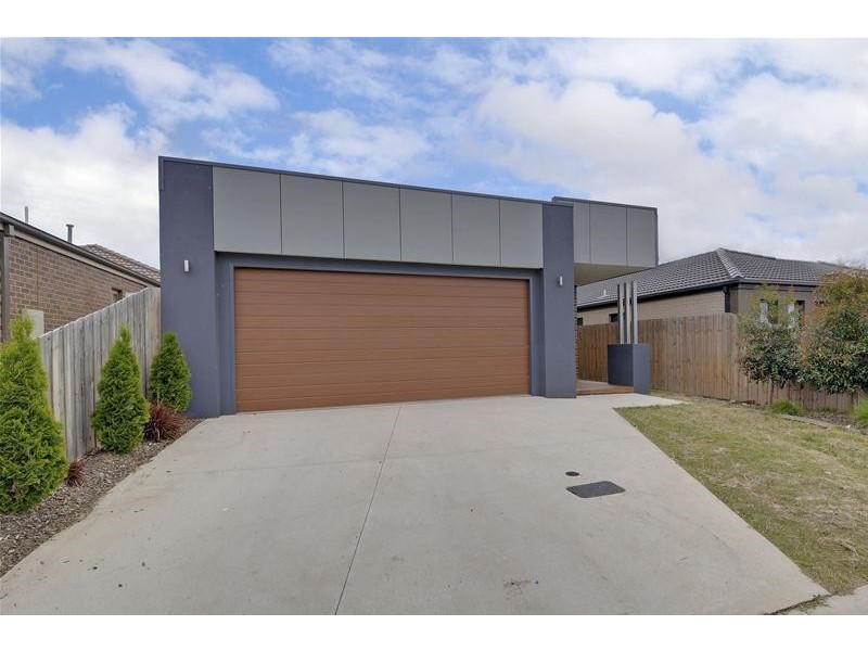 24 Roscommon Drive, Traralgon VIC 3844