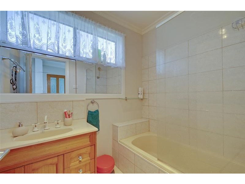 33 Hyland Street, Morwell VIC 3840