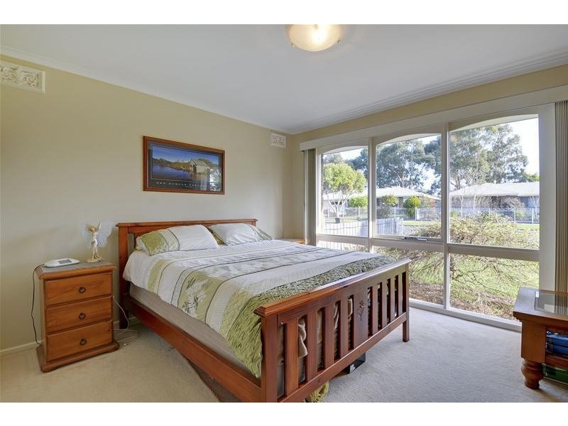 8 Sunset Place, Traralgon VIC 3844