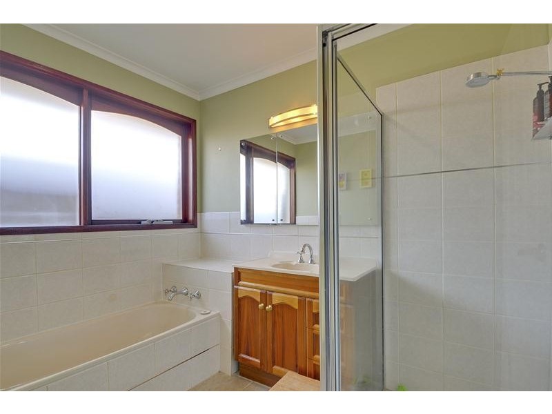 8 Sunset Place, Traralgon VIC 3844