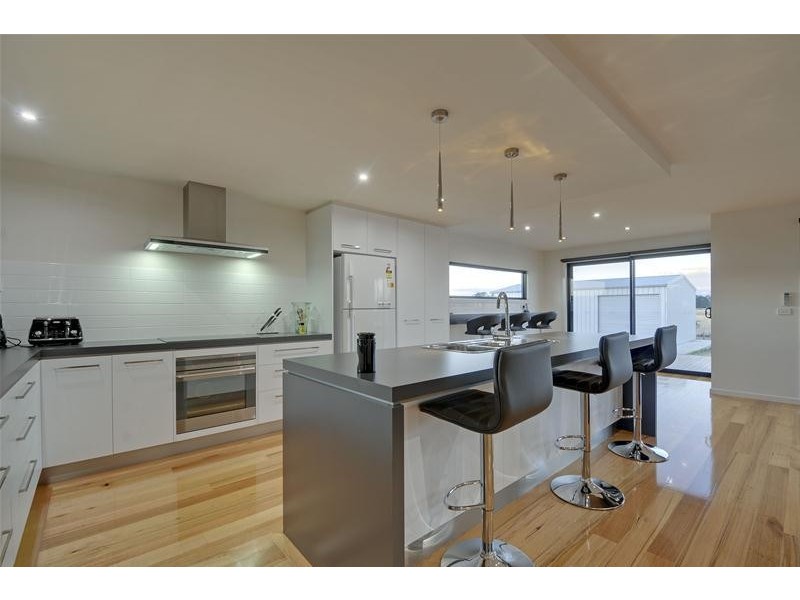 99 Shaws Lane, Rosedale VIC 3847