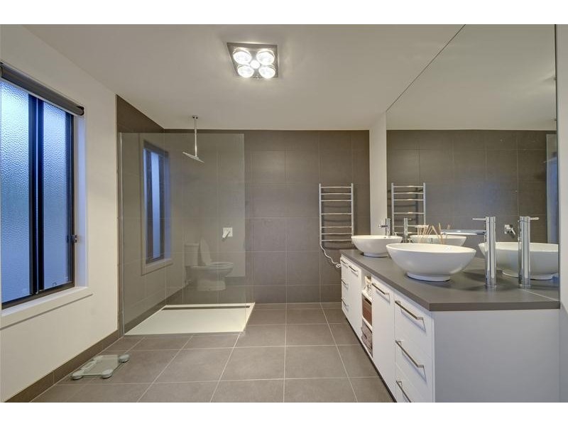 99 Shaws Lane, Rosedale VIC 3847