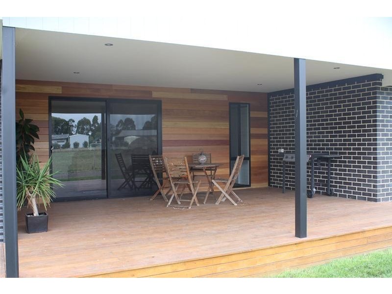 99 Shaws Lane, Rosedale VIC 3847