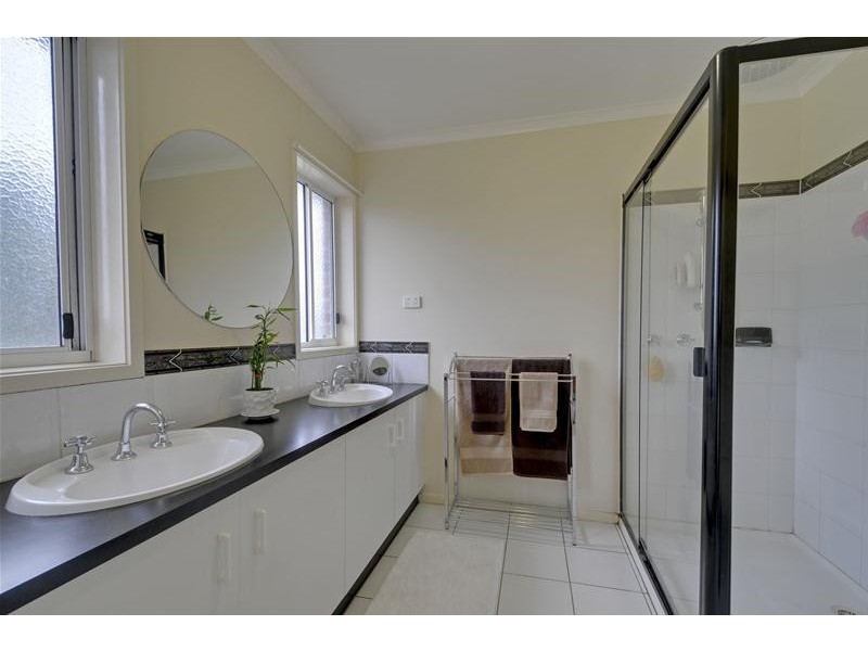 6 Chisholm Court, Traralgon VIC 3844