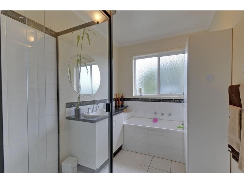 6 Chisholm Court, Traralgon VIC 3844