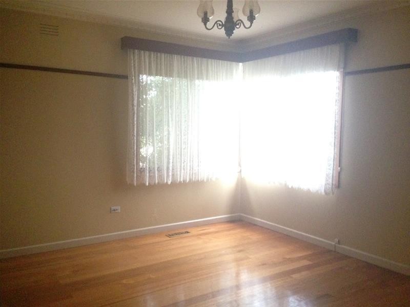 13 Loch Park Road, Traralgon VIC 3844