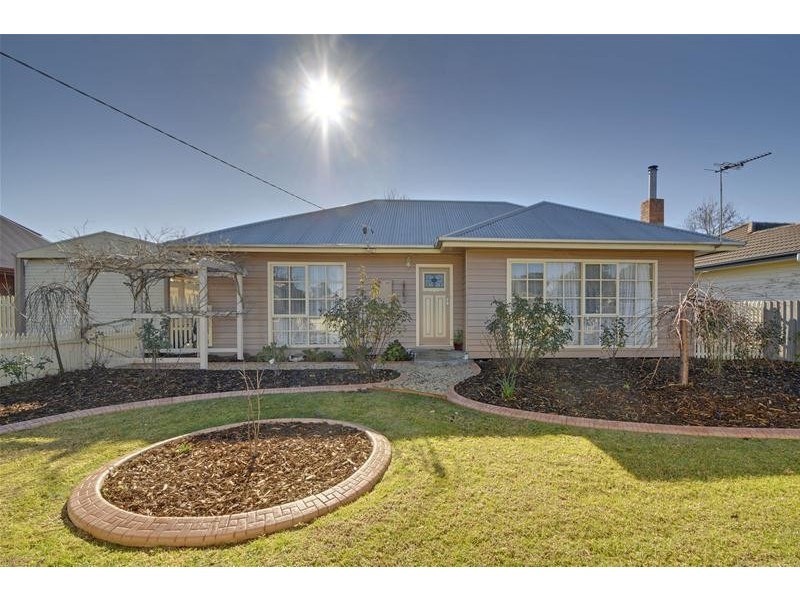 5 Glen Elwyn Avenue, Glengarry VIC 3854