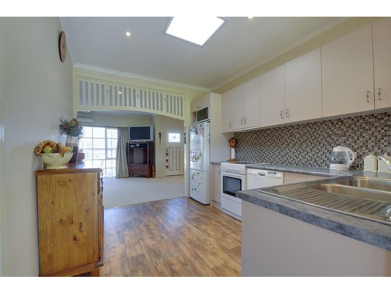 5 Glen Elwyn Avenue, Glengarry VIC 3854