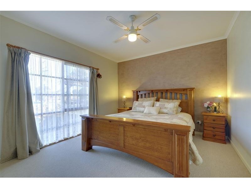 5 Glen Elwyn Avenue, Glengarry VIC 3854