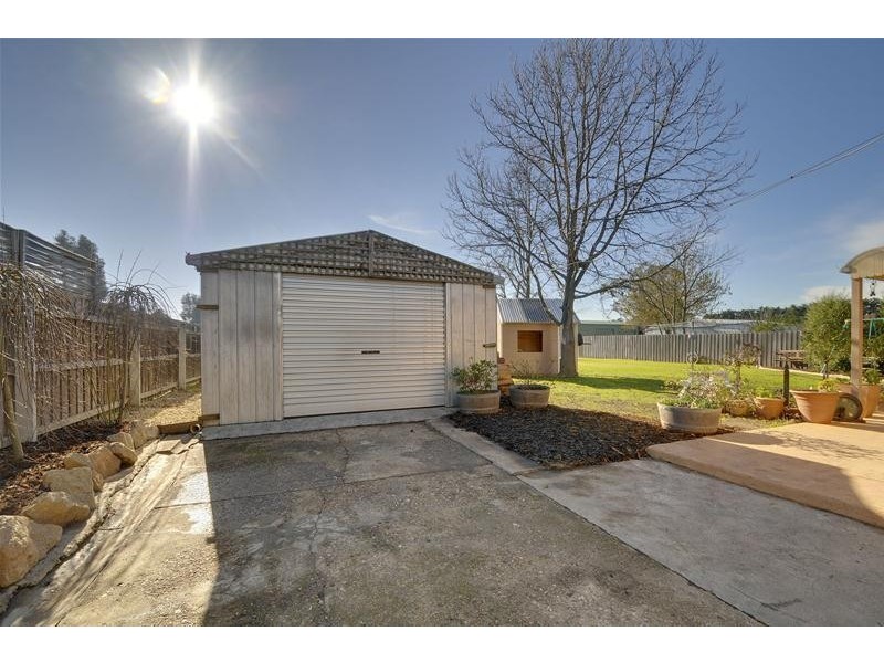 5 Glen Elwyn Avenue, Glengarry VIC 3854