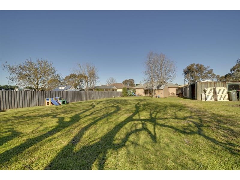 5 Glen Elwyn Avenue, Glengarry VIC 3854