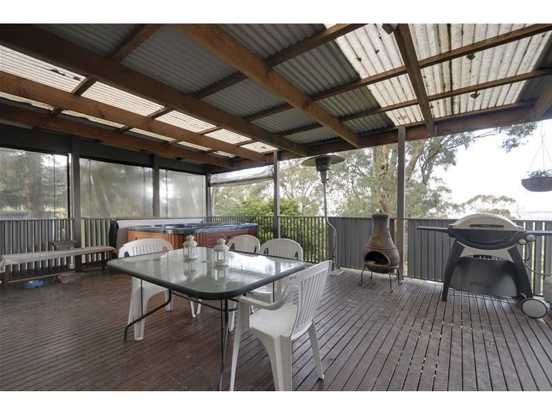 4 Gilmours Road, Tyers VIC 3844