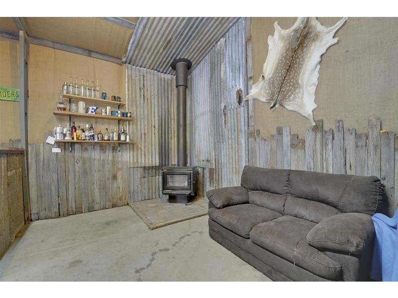 4 Gilmours Road, Tyers VIC 3844