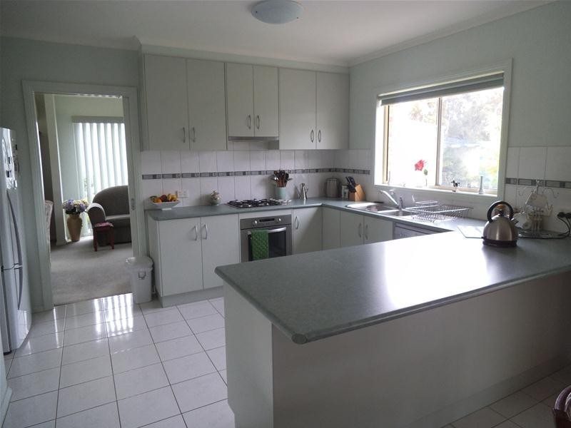 10 Semmens Street, Toongabbie VIC 3856