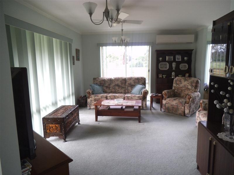 10 Semmens Street, Toongabbie VIC 3856