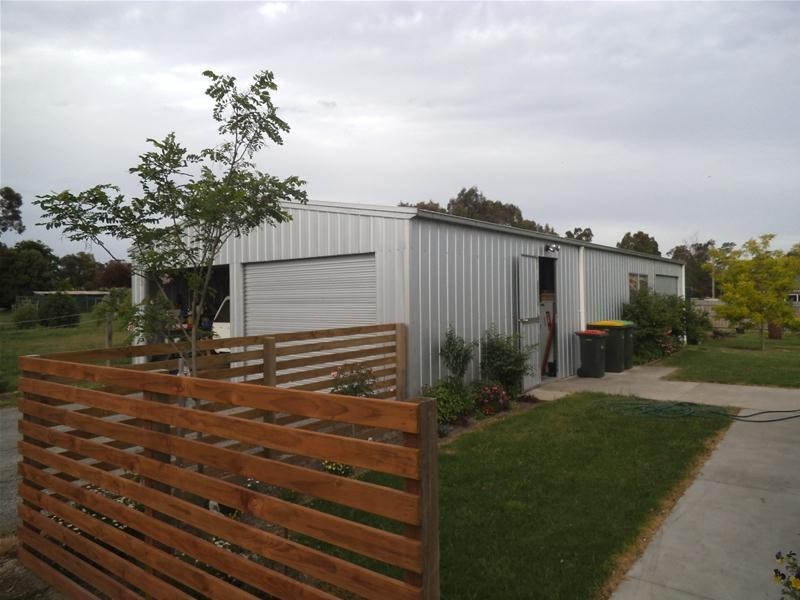 10 Semmens Street, Toongabbie VIC 3856