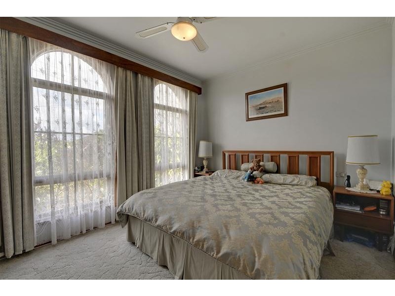 9 Wicks Crescent, Morwell VIC 3840