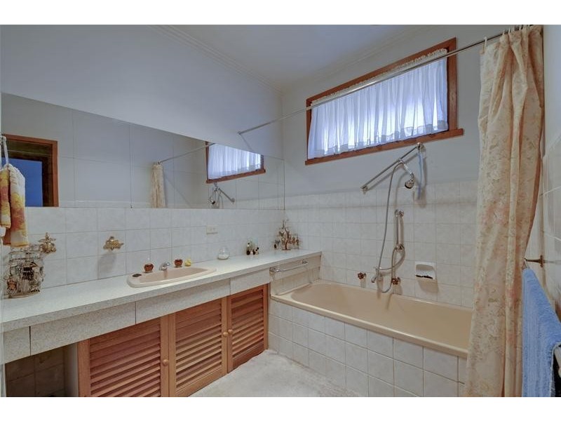 9 Wicks Crescent, Morwell VIC 3840