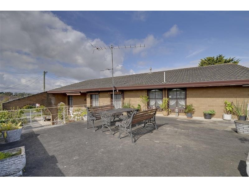 9 Wicks Crescent, Morwell VIC 3840