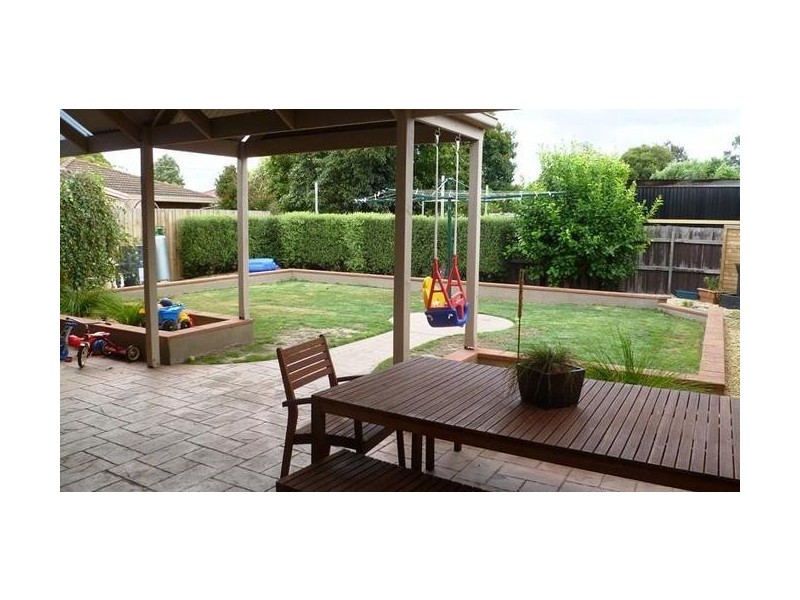 33 Meadow Park Drive, Traralgon VIC 3844