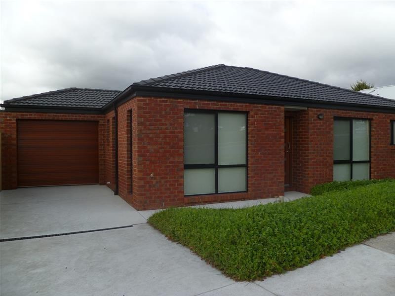 1/2 Ikara Way, Churchill VIC 3842