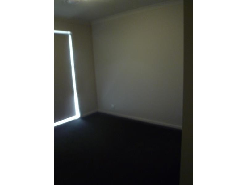 1/2 Ikara Way, Churchill VIC 3842