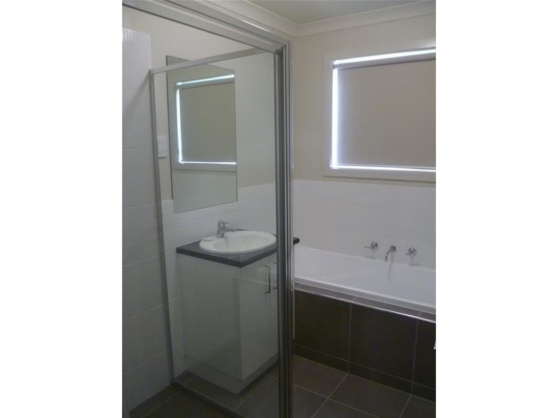 1/2 Ikara Way, Churchill VIC 3842