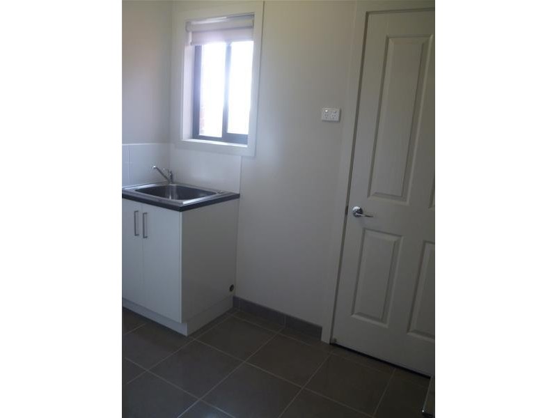 1/2 Ikara Way, Churchill VIC 3842