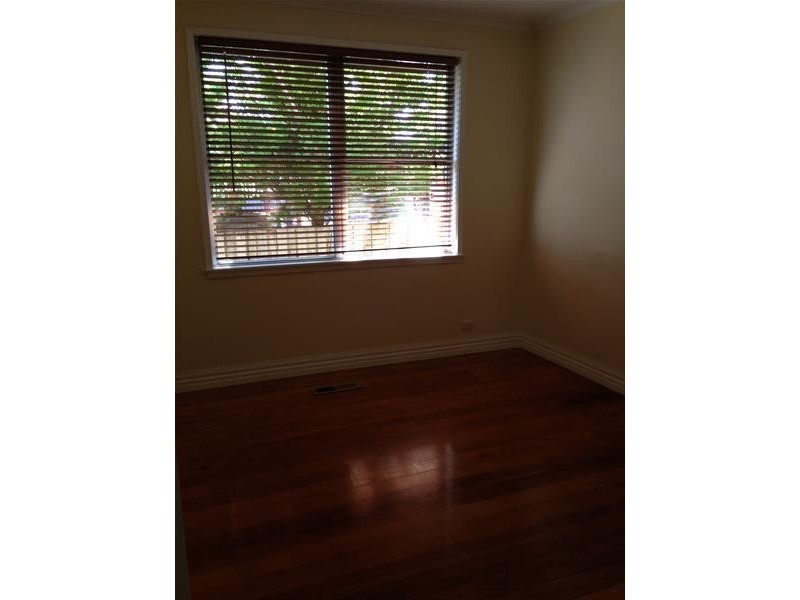 8 Lyndon  Crescent, Traralgon VIC 3844