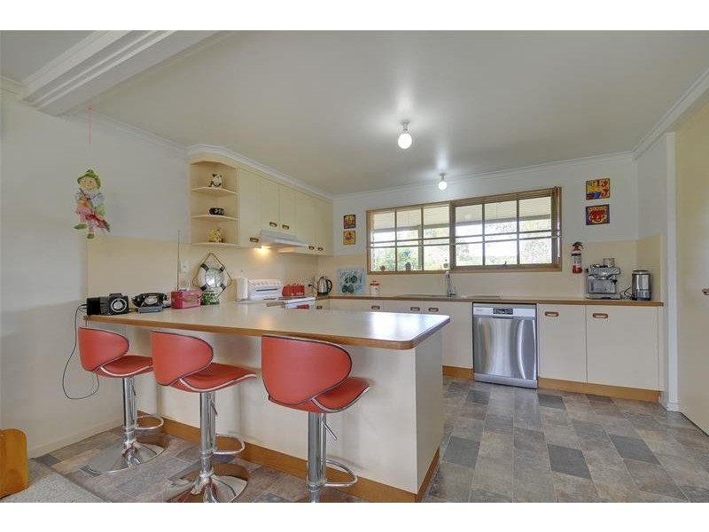 90 Warren Terrace, Hazelwood North VIC 3840