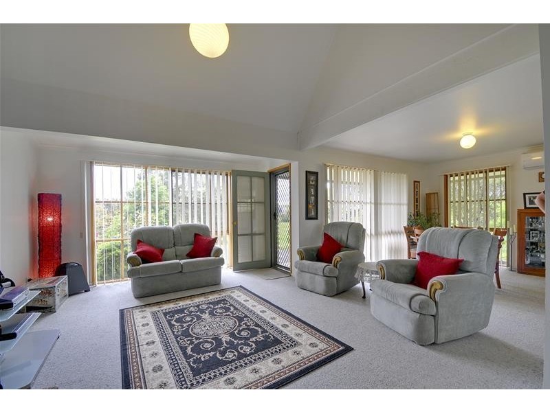 90 Warren Terrace, Hazelwood North VIC 3840