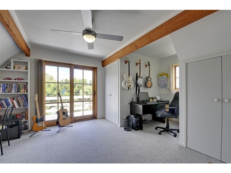 90 Warren Terrace, Hazelwood North VIC 3840