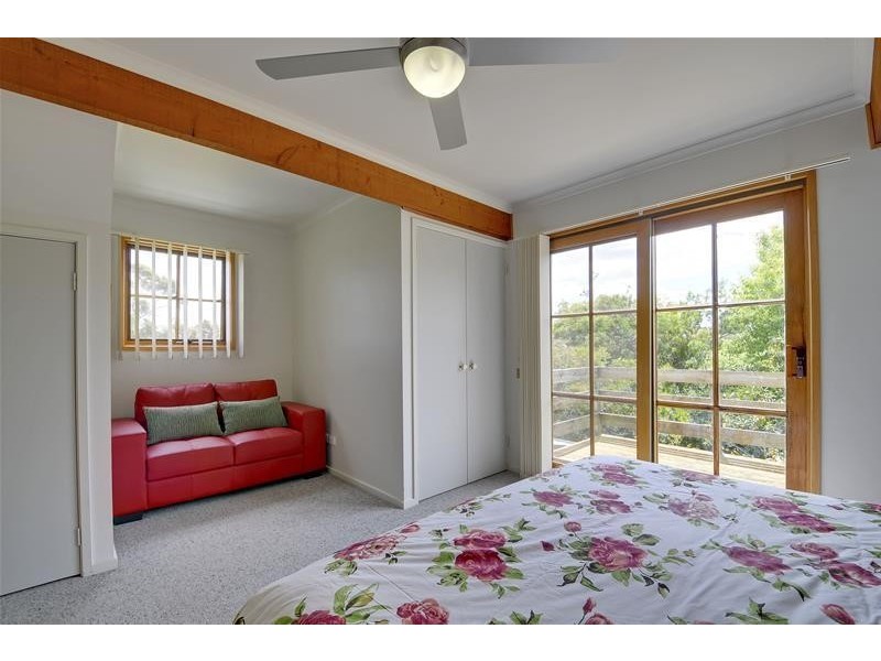 90 Warren Terrace, Hazelwood North VIC 3840