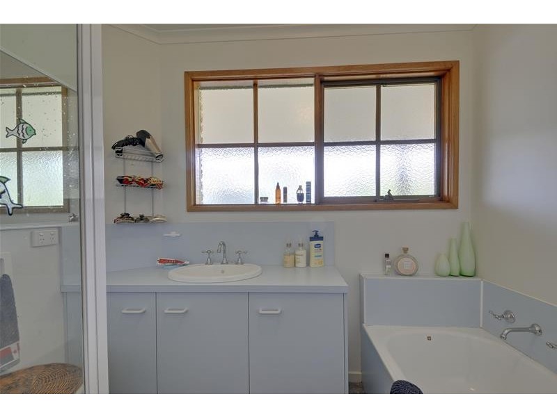 90 Warren Terrace, Hazelwood North VIC 3840